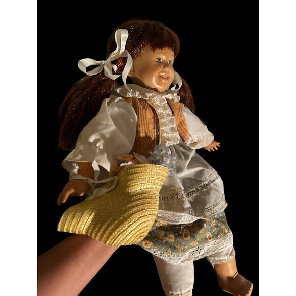 William Tung Wooden Doll Alissa Original Clothing Signed Numbered 260/1500  19” - Picture 2 of 15